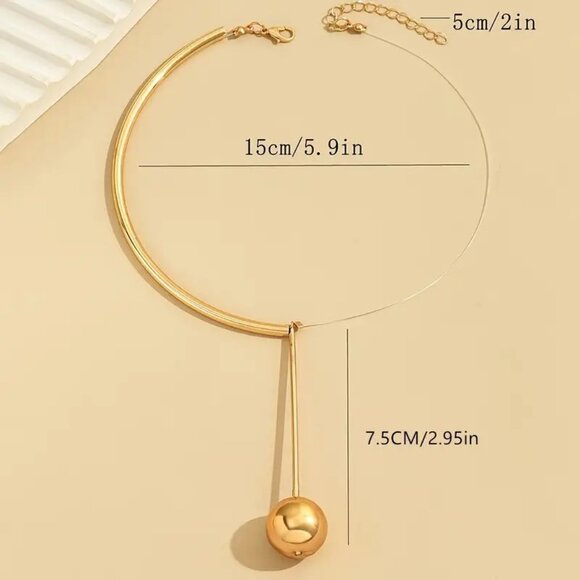 UNIQUE Circle Pendant Half Collar Necklace (GOLDEN) - Picture 2 of 3